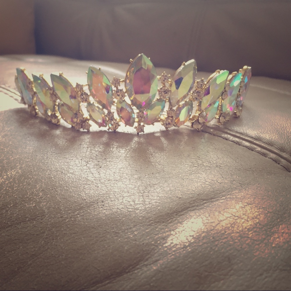 Princess tiara and earrings set with bracelet