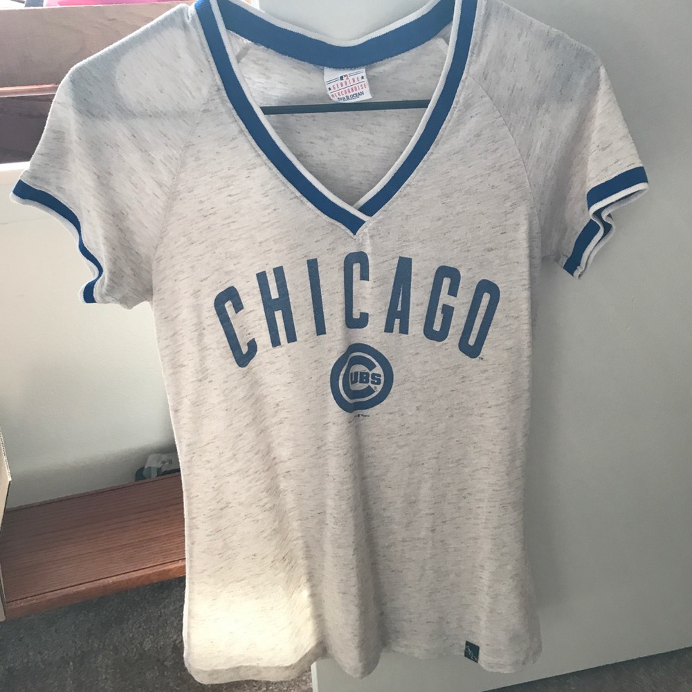 Women's Chicago Cubs shirt