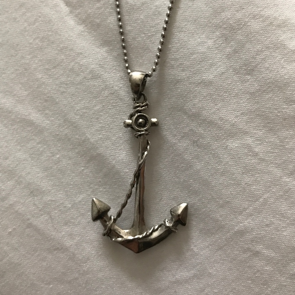 Anchor necklace