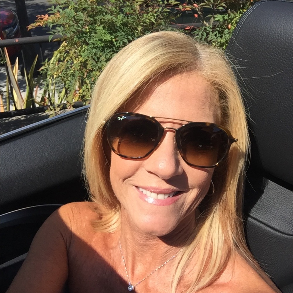 Meet your Posher, Lori