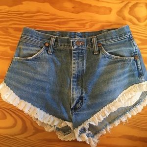 Wrangler urban outfitters medium rise shorts