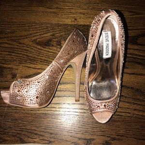 Steve Madden pumps!