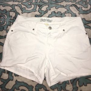 WHITE SHORTS// Faded Glory