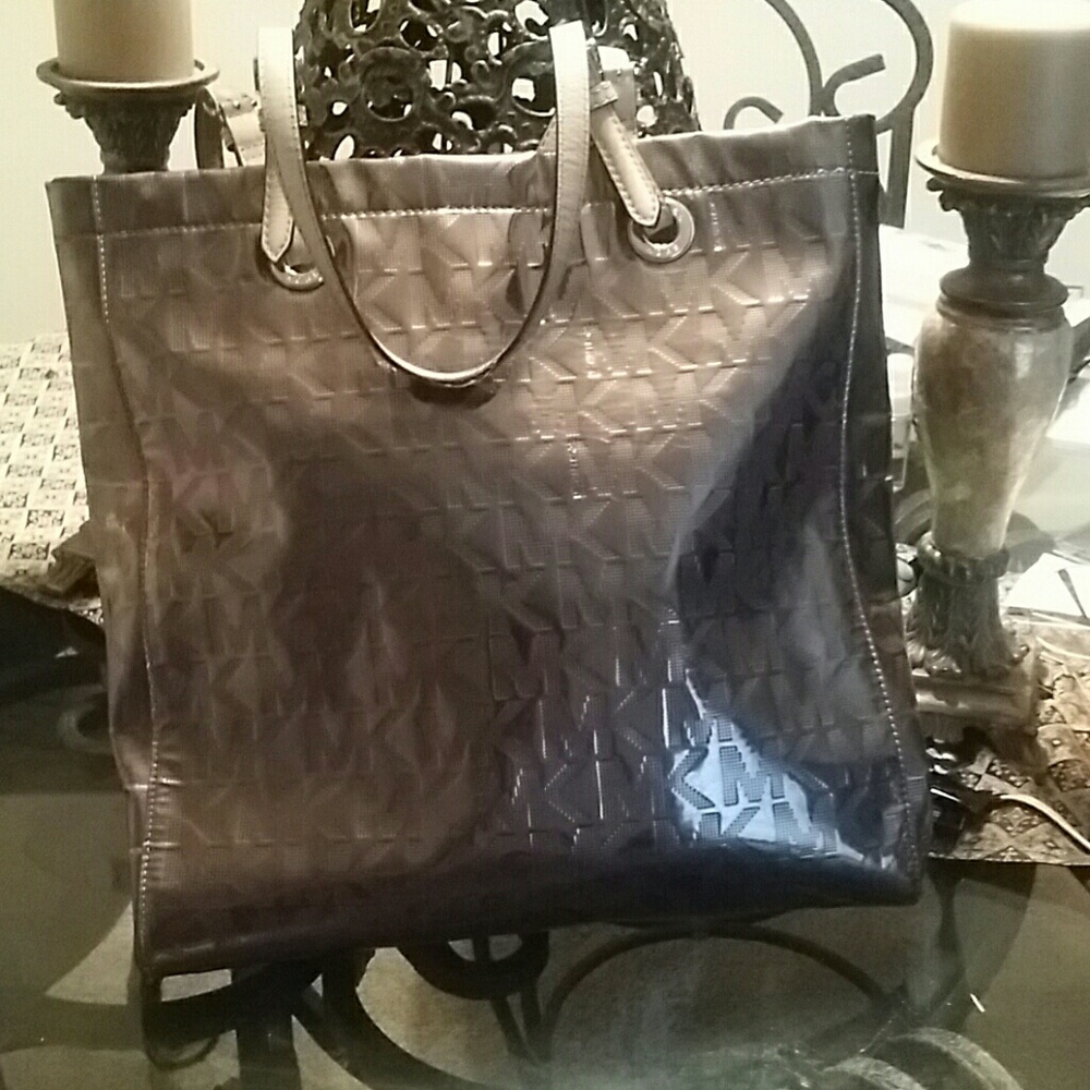 Authentic Michael Kors shoulder bag