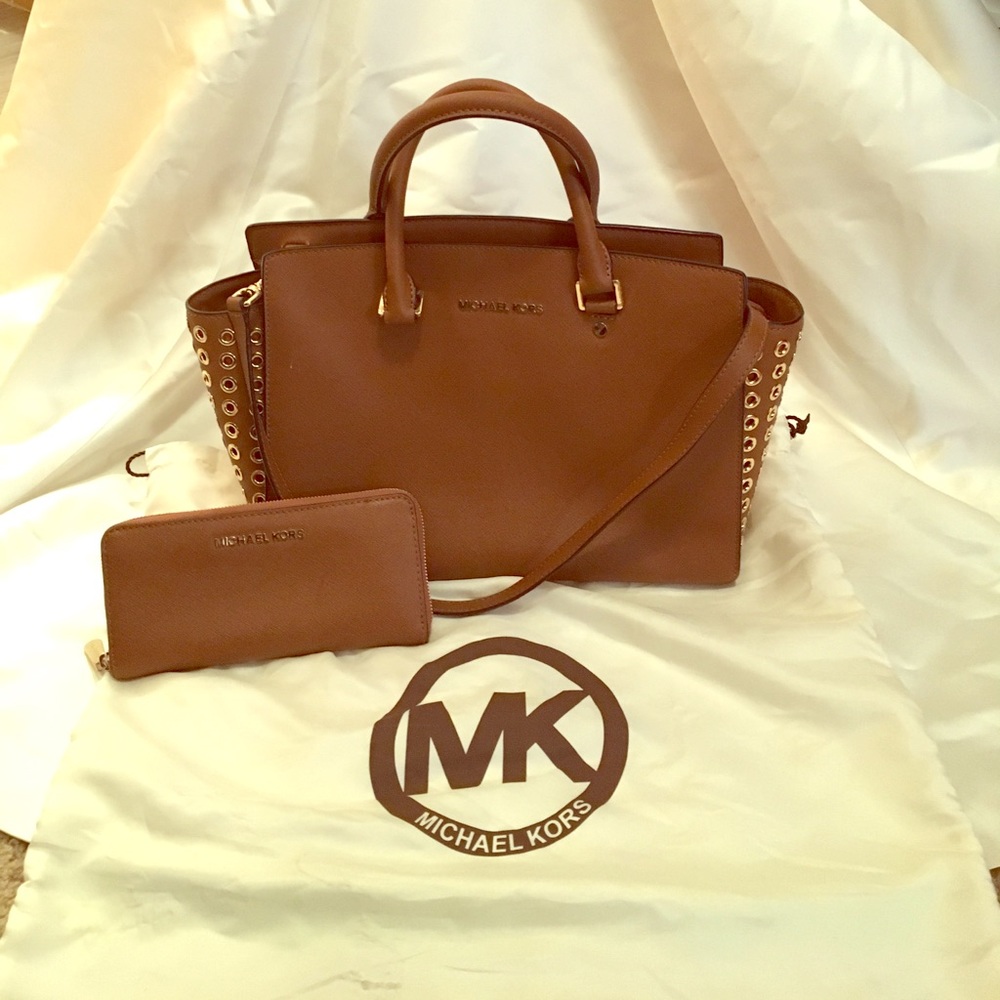 Michael Kors bag and wallet
