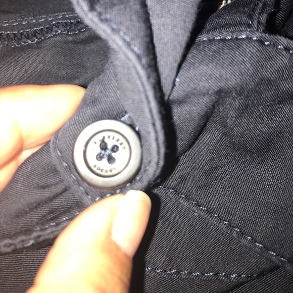 🎀FINAL PRICE🎀BURBERRY BERMUDA SHORT!!! - Picture 5 of 7