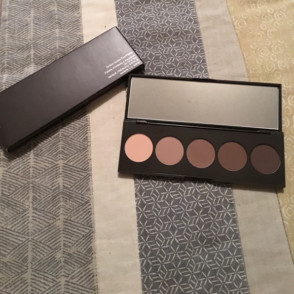 Becca Ombré Nudes Eye Palette. - Picture 2 of 3