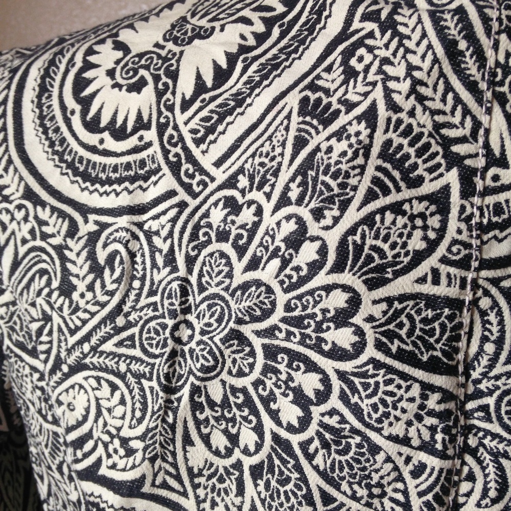 Etro Milano Black & Cream Cropped Paisley Jacket - Picture 7 of 8