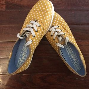 💛 Yellow & White Polka Dot Keds 💛