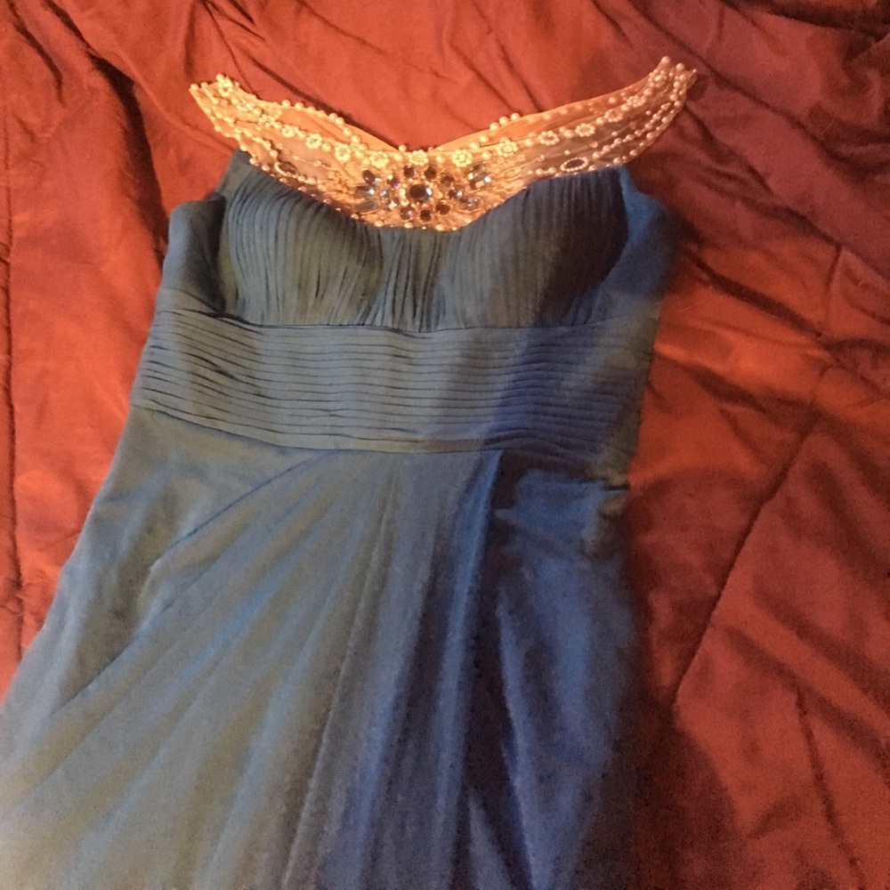 Long pretty fitted dress!