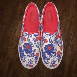 Floral Blue/Red Bucket Feet