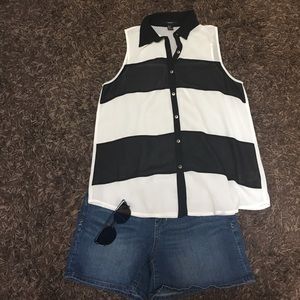 Black and white collar tank top