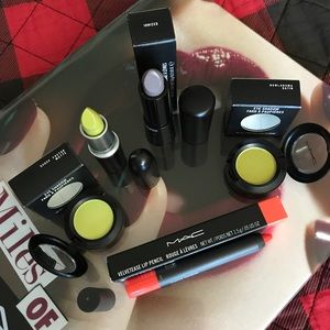 🌞SUMMER SALE🌞 BNIB M.A.C. Cosmetics Bundle