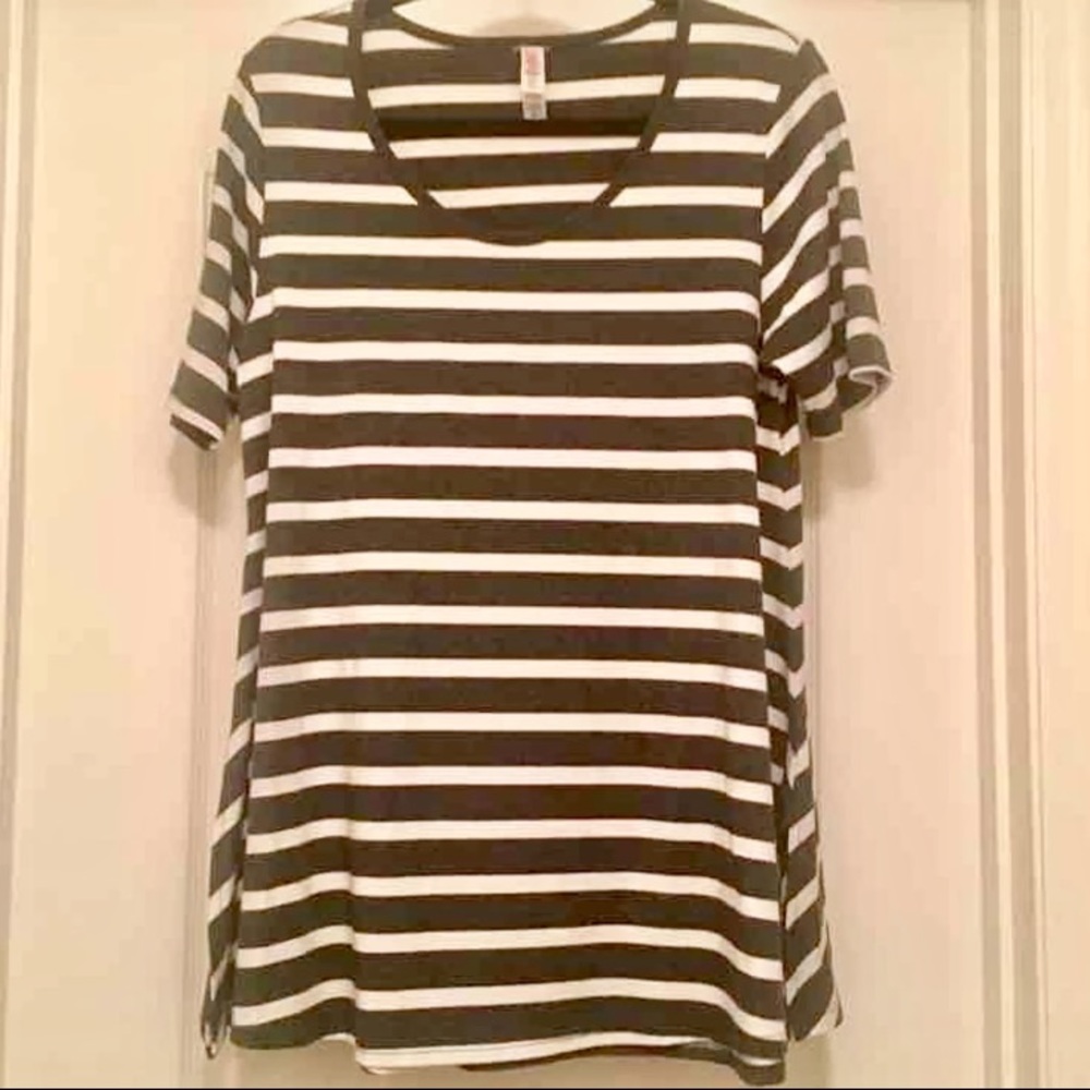 M LulaRoe Grey & White Striped Perfect Tee