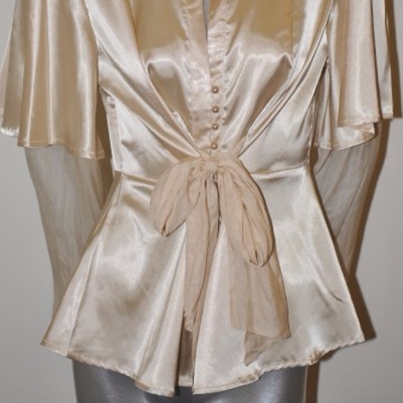 Champagne colored button collar and front blouse - Picture 2 of 3
