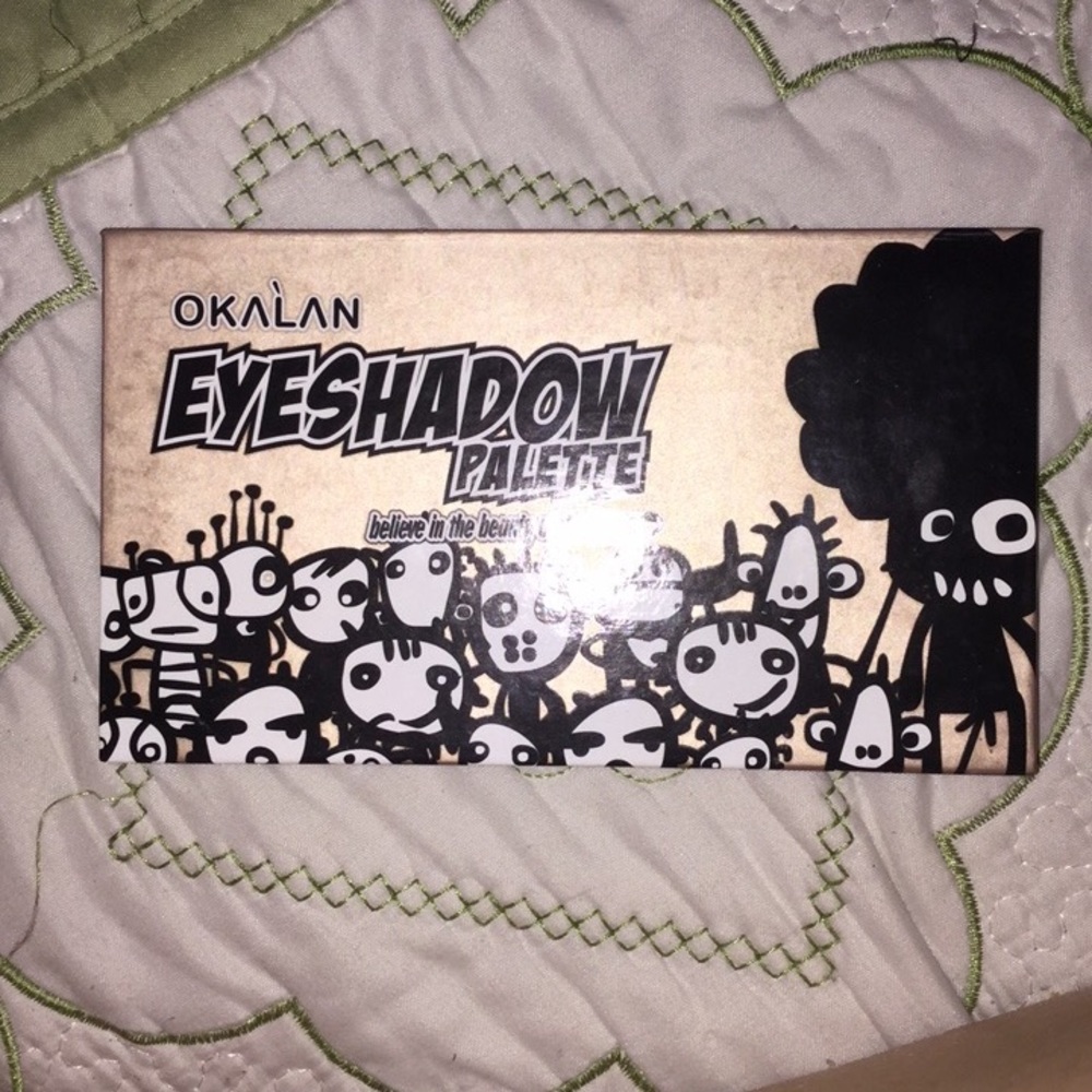 Eye shadow palette