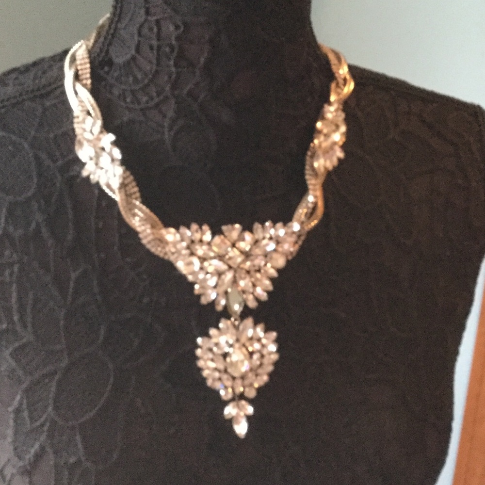 Stunning Statement Necklace NWOT. 🎉NEW PRICE!
