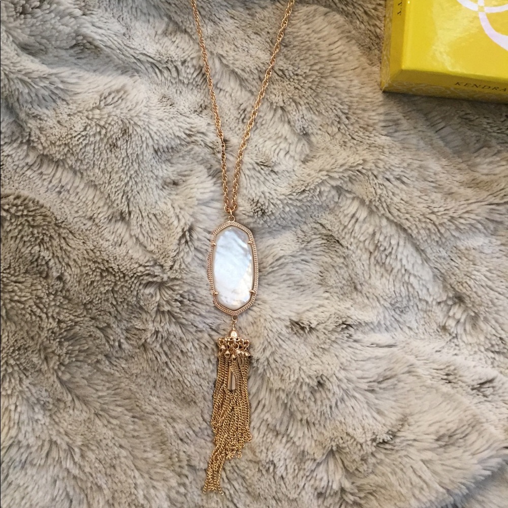Kendra Scott Rayne necklace in white pearl