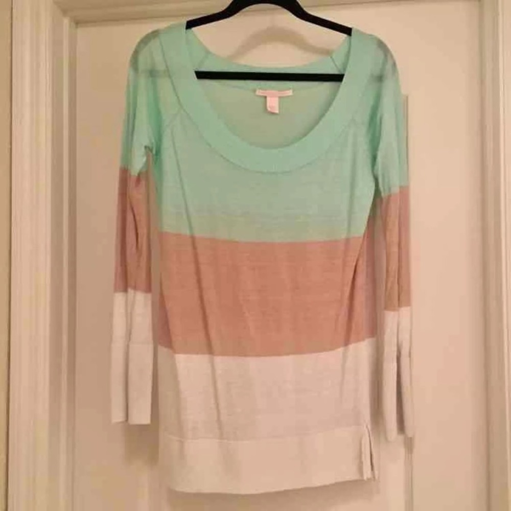 ❌SOLD❌ M Victoria's Secret Mint Tunic Sweater
