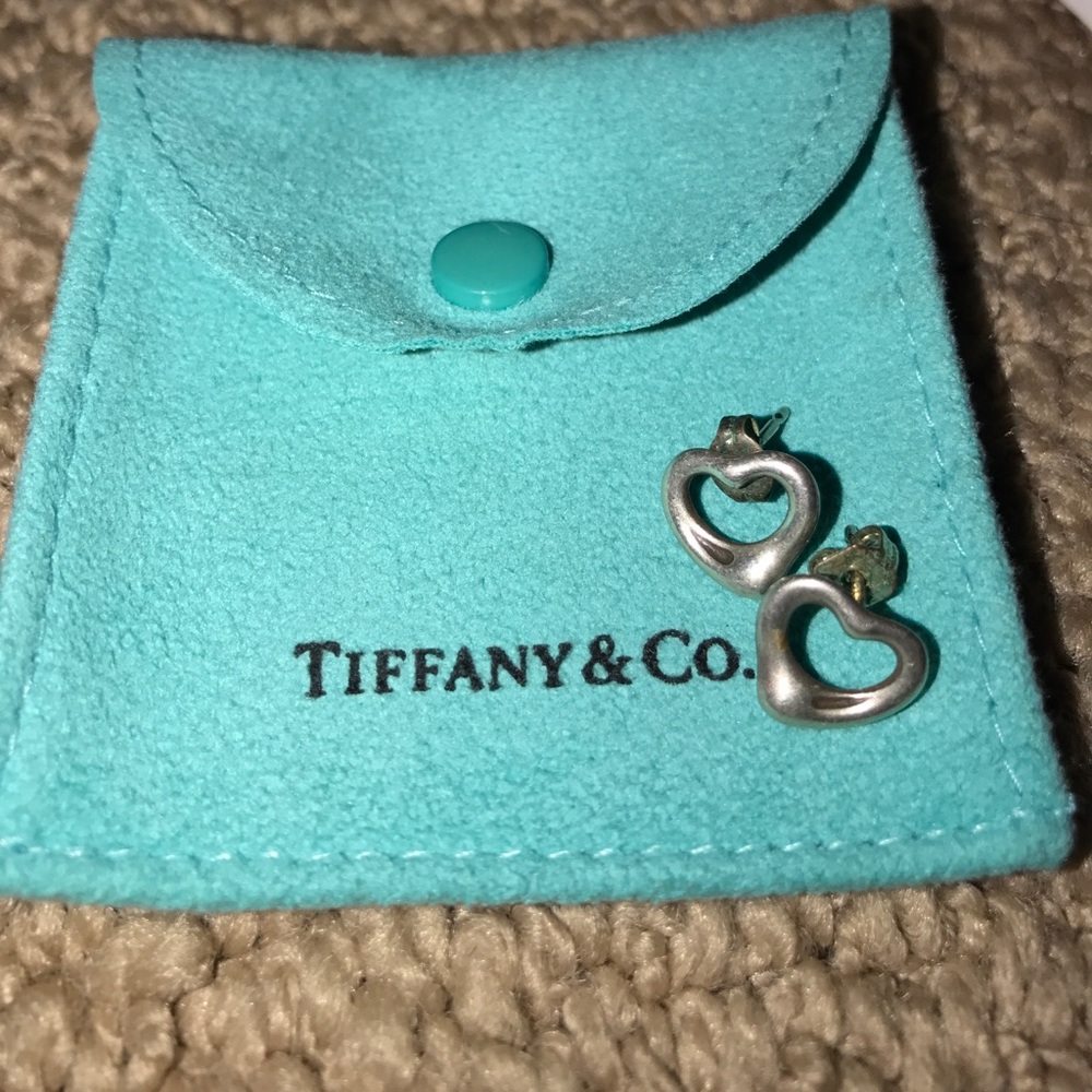 Tiffany classic heart earrings