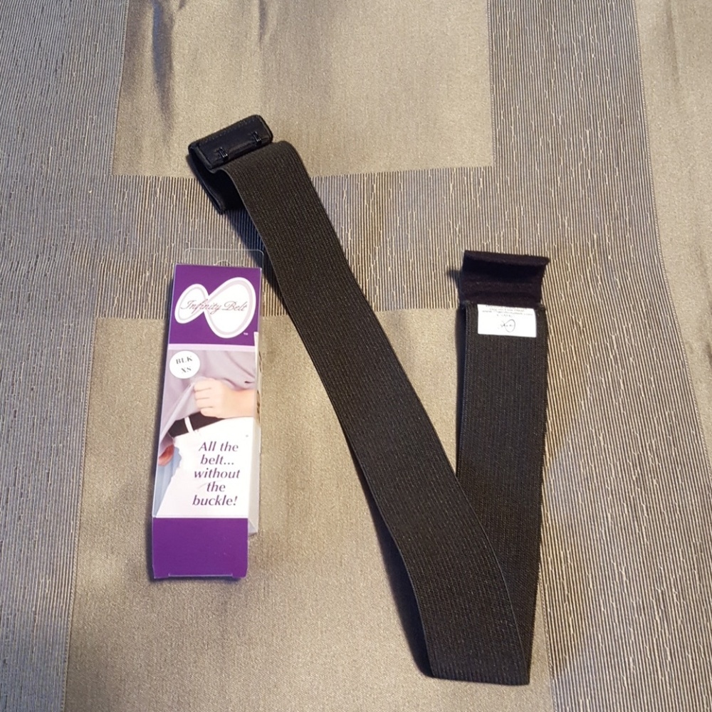 New never worn infinity belt