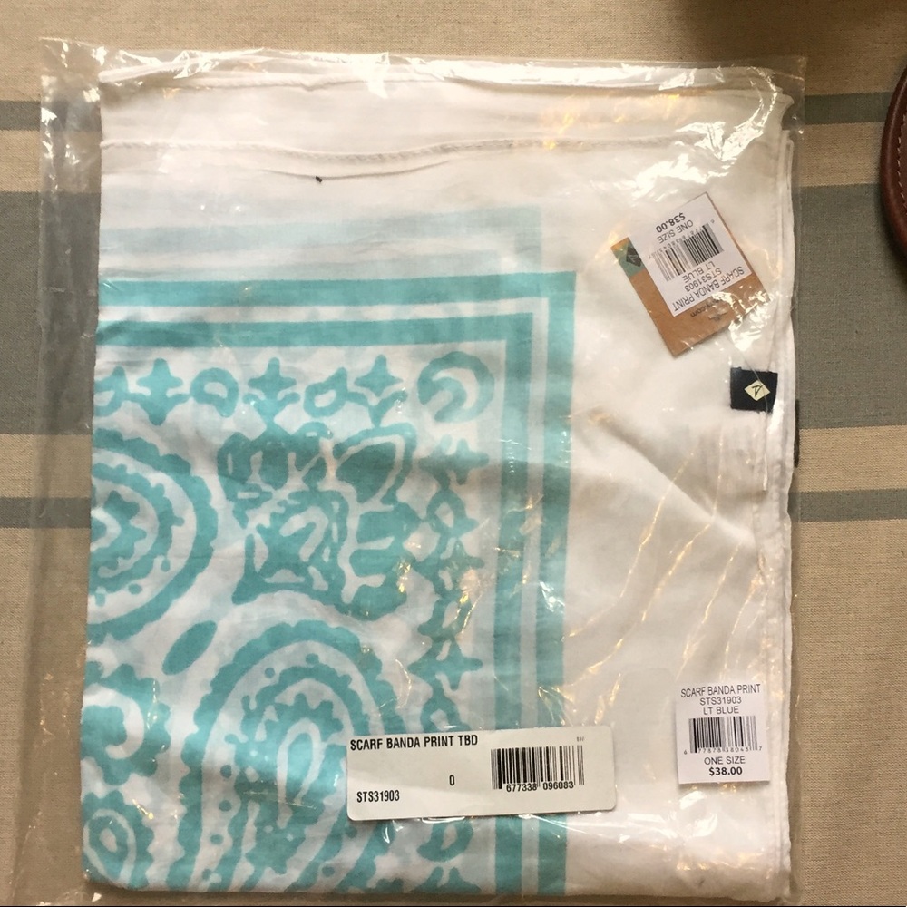 Sperry Banda Print Scarf - Picture 5 of 7