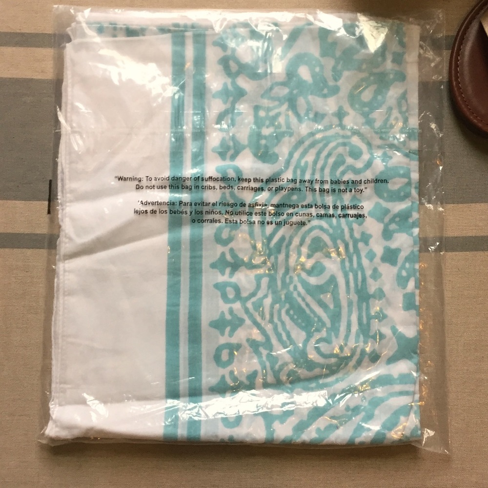 Sperry Banda Print Scarf - Picture 7 of 7