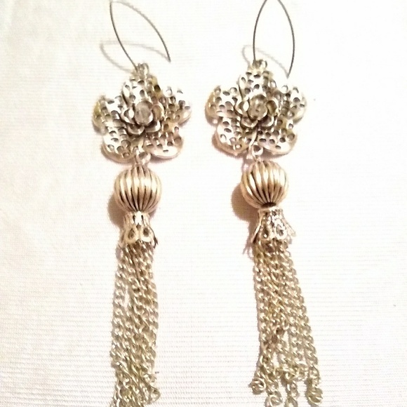 Long Silver dangles - Picture 4 of 4