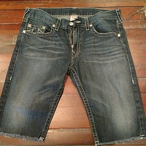 36 mens True Religion shorts