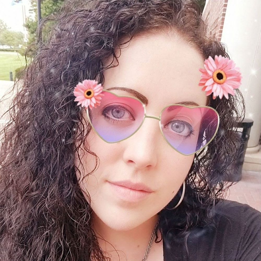 Meet your Posher, Leah