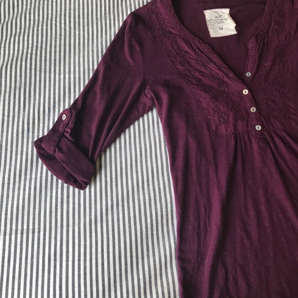 Quarter sleeve shirt✨ - Picture 2 of 5