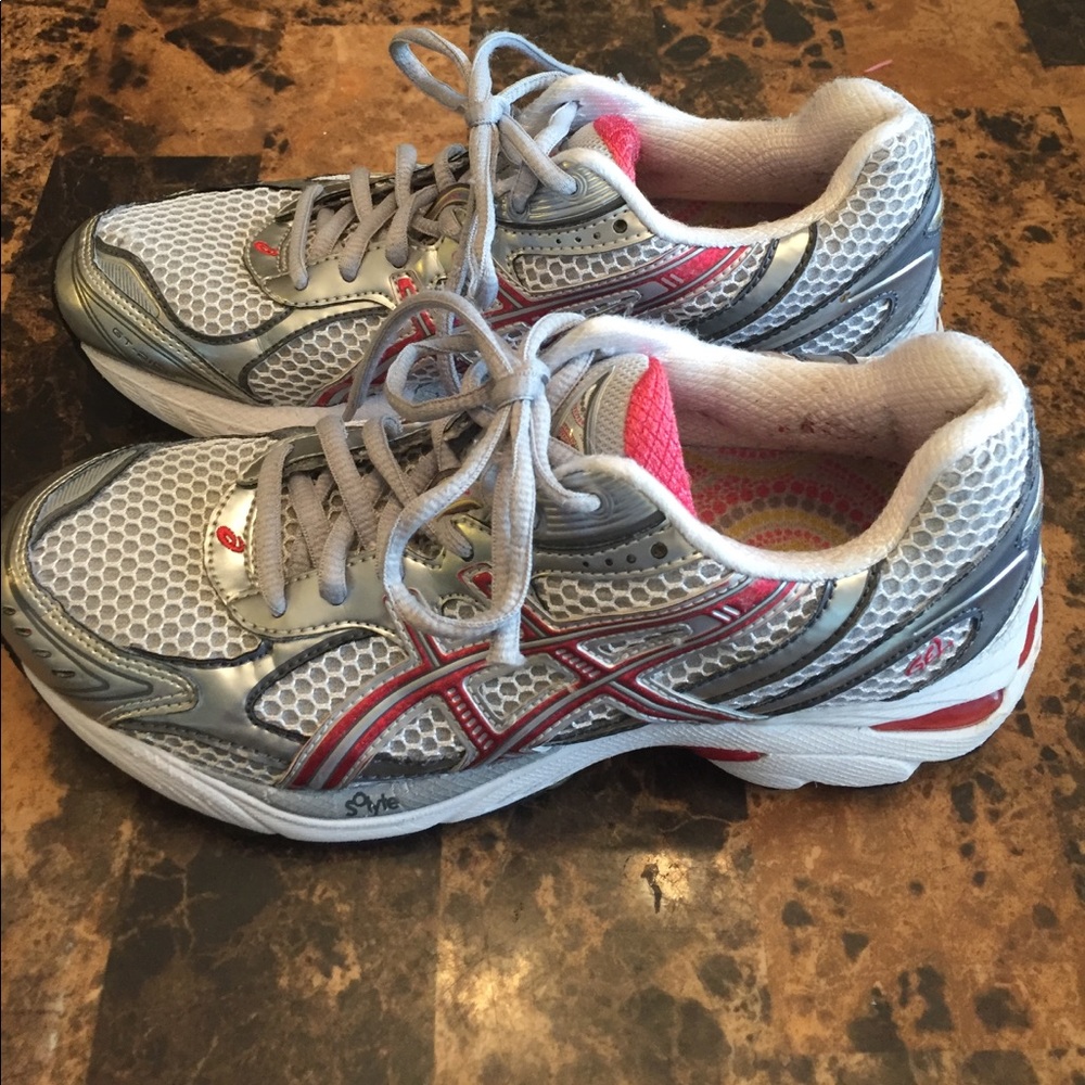 Asics GT-2150 Gel sneakers size 6.5