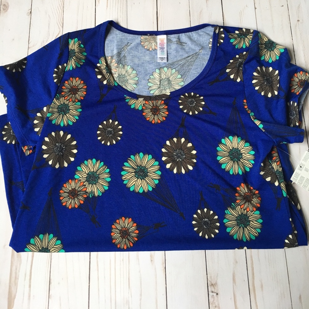NWT LuLaRoe Classic T, flowers and parachutes