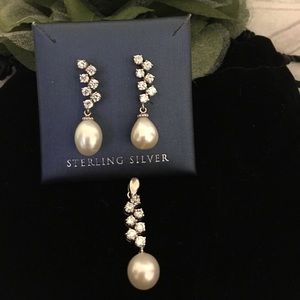 Sterling silver freshwater pearl earrings