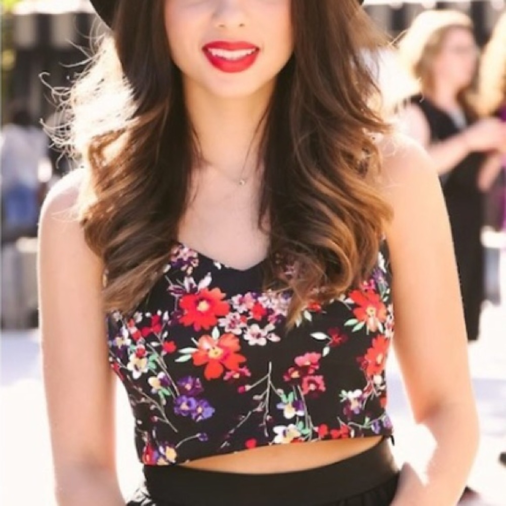 EXPRESS XS Black Floral Crop Top Side Zip Fun Back