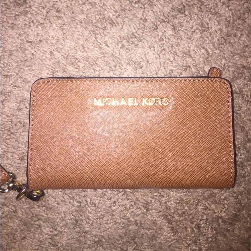 Michael Kors smartphone wristlet wallet