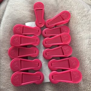 Hanger clips