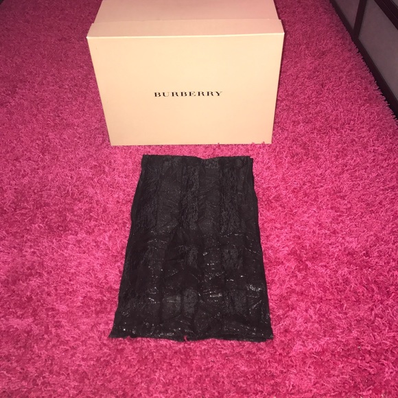 💗FINAL PRICE 💗BURBERRY SCARF!!! - Picture 6 of 7