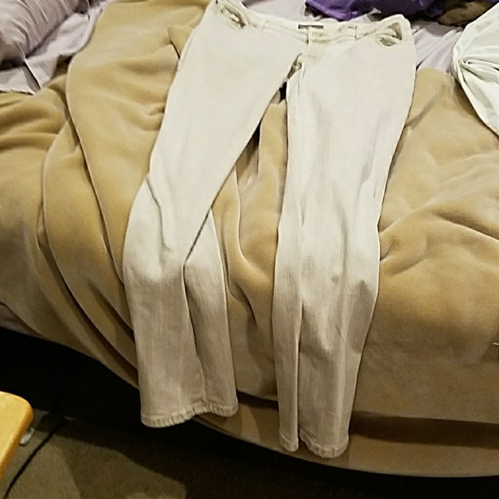 Chicos so slimming denim