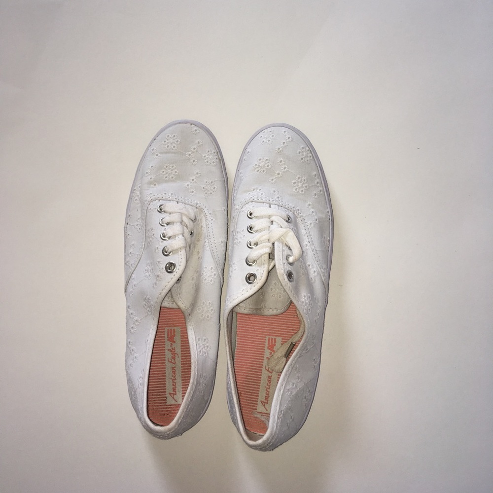 WHITE AE SHOES