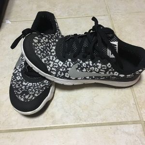 Cheetah nikes size 6