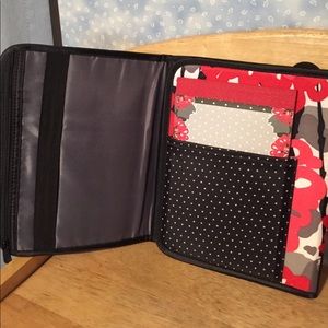 thirty-one Tablet Tri Fold