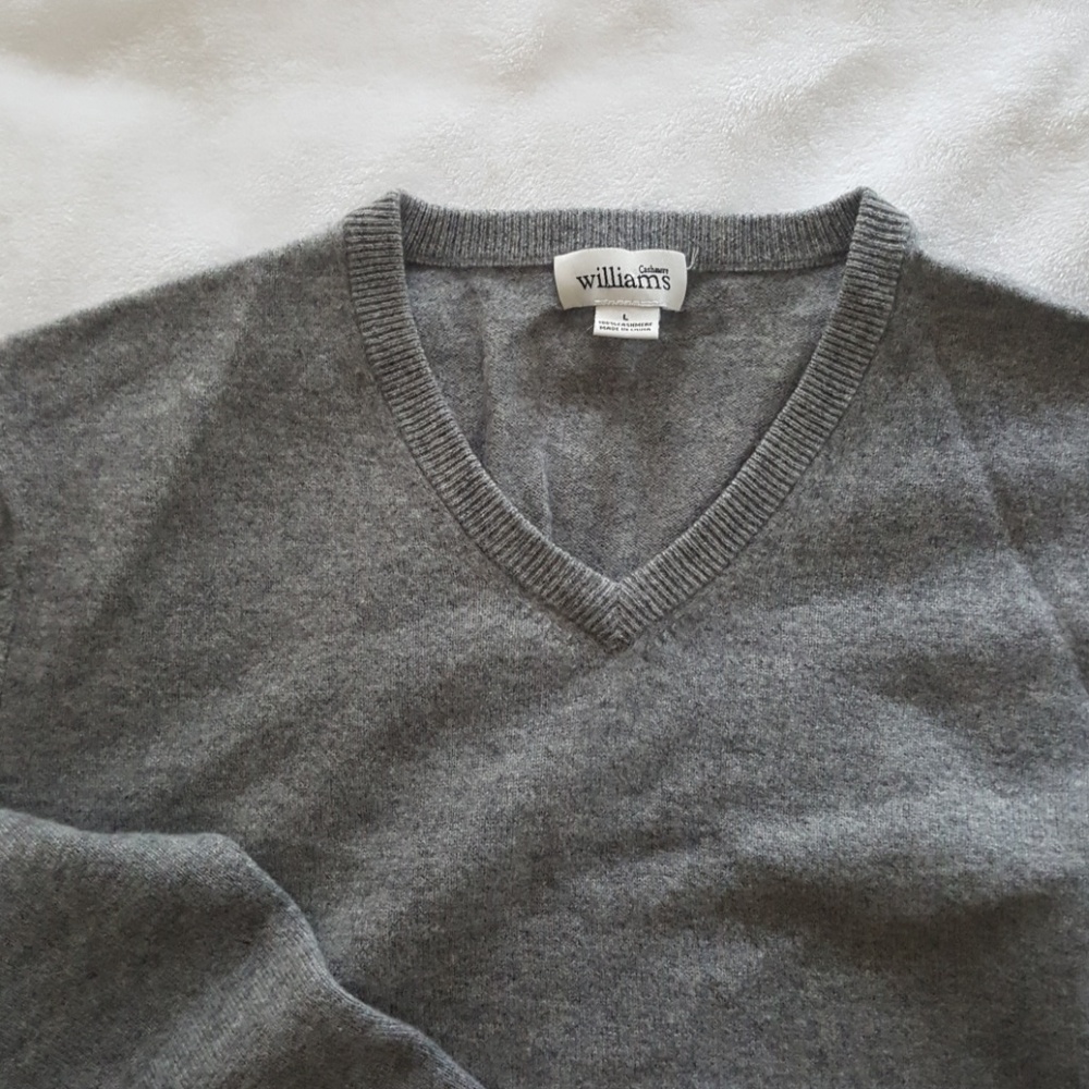 100% Cashmere sweater