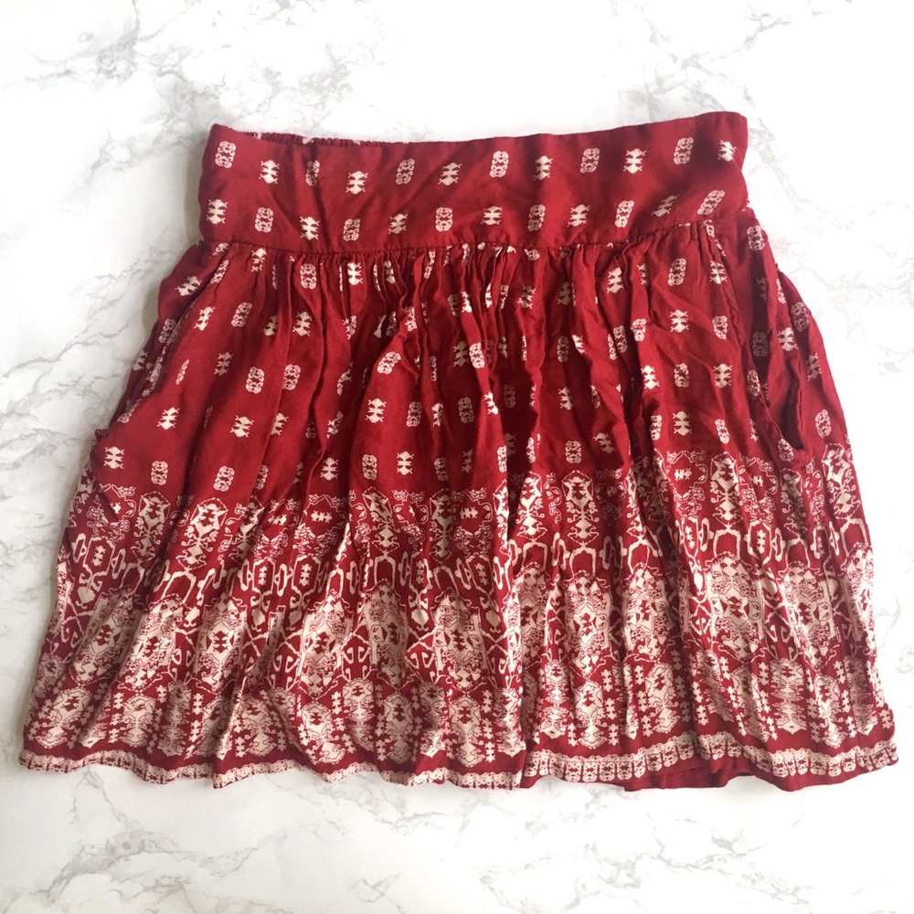 Red/White Patterned Skirt with Pockets