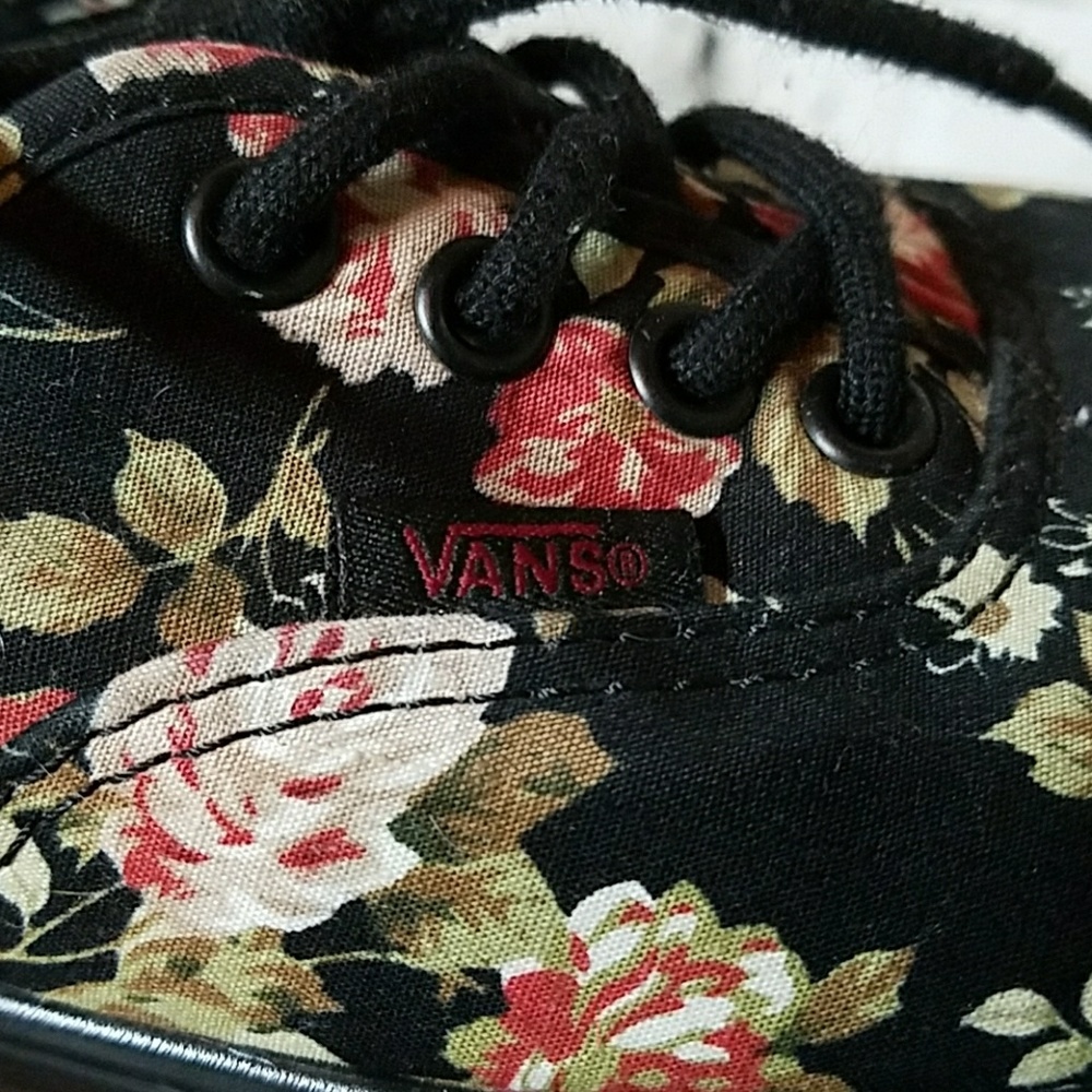 Youth vans. Size 2. Black background with roses