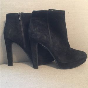 Gianni Bini heeled black booties