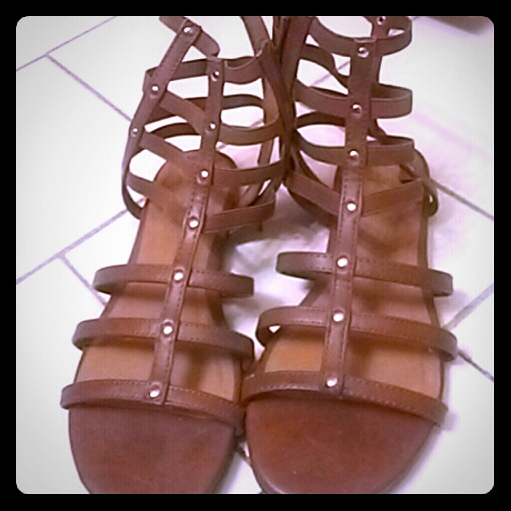 LAST CHANCE. .free gift w purchase