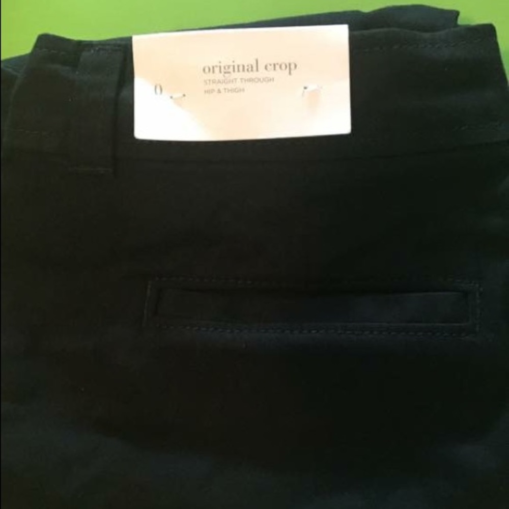 Black cropped pants