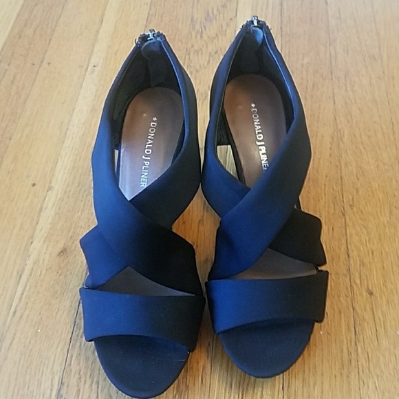 ♥ Donald J. Pliner Peep toe wedges - Picture 2 of 5