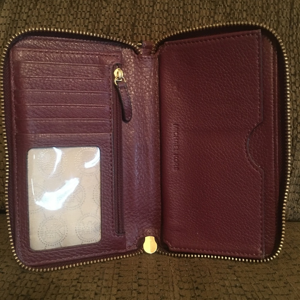 Authentic MK wallet - Picture 2 of 2